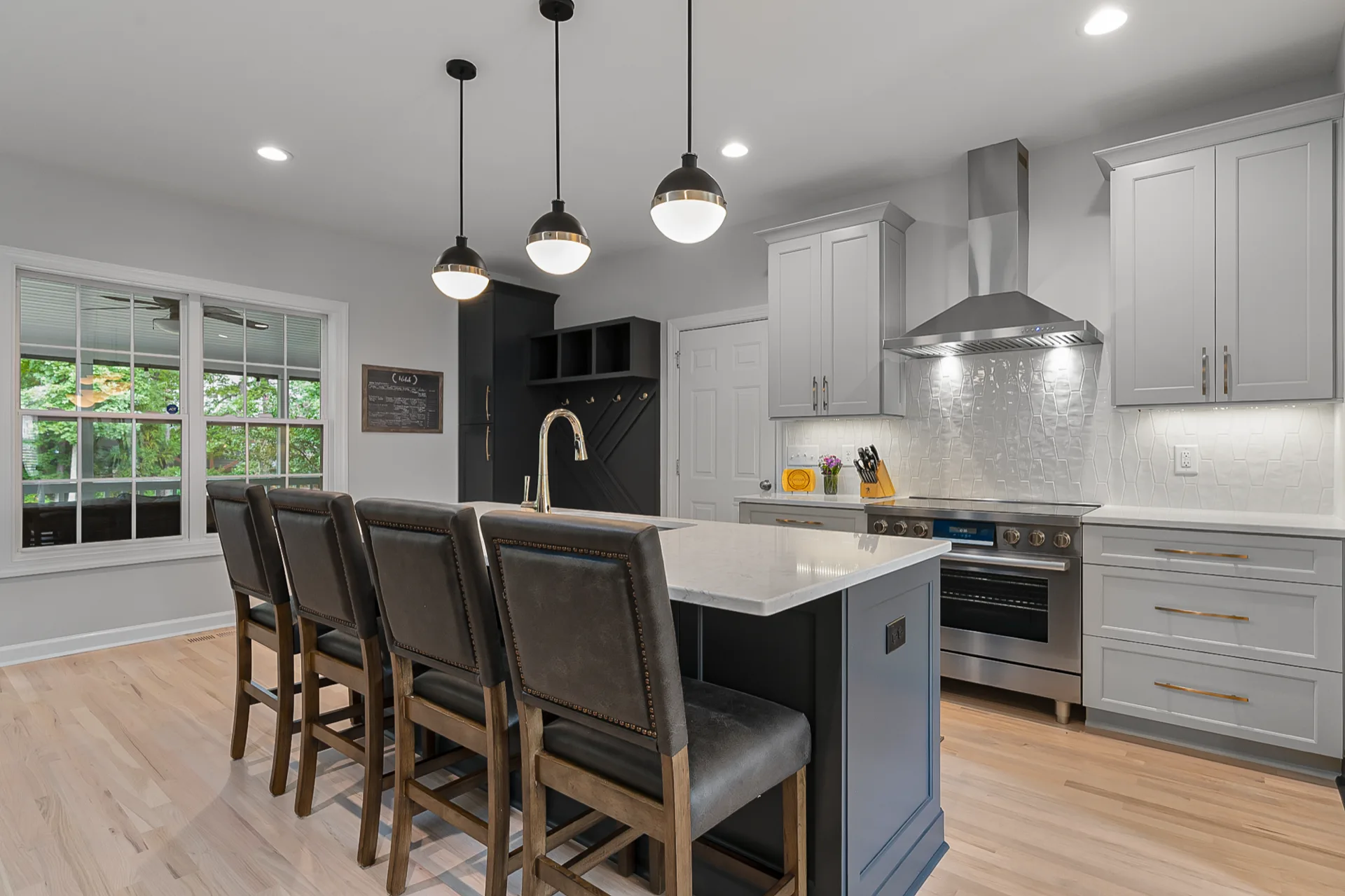 Big Leaf Loop kitchen remodel cover photo